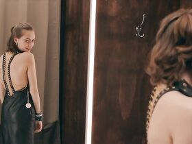 Мерседес Мюллер голая, Ханна Хильсдорф секси, Юлия Дитце секси – Улыбка (2018) #2