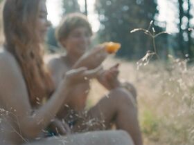 Милена Чарнтке голая, Матильда Меркел секси – Выход (2018) #13