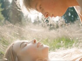 Милена Чарнтке голая, Матильда Меркел секси – Выход (2018) #15