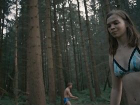 Милена Чарнтке голая, Матильда Меркел секси – Выход (2018) #4