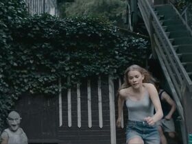 Милена Чарнтке голая, Матильда Меркел секси – Выход (2018) #5