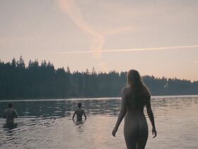 Милена Чарнтке голая, Матильда Меркел секси – Выход (2018) #7