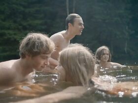 Милена Чарнтке голая, Матильда Меркел секси – Выход (2018) #8