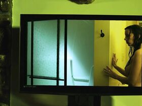 Керри Тейлор голая, Тони Эмбер Янг голая – Семья (2011) #10