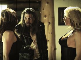 Керри Тейлор голая, Тони Эмбер Янг голая – Семья (2011) #3