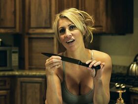 Керри Тейлор голая, Тони Эмбер Янг голая – Семья (2011) #7