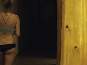 Керри Тейлор голая, Тони Эмбер Янг голая – Семья (2011) #8