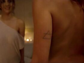 Аманда Стюарт секси, Кейли Тарп секси – Север ада (2014) #5