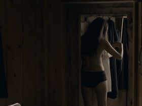 Наташа Петрович голая, Юлия Йенч голая – Перевал s01e05-06 (2019) #3