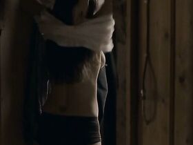 Наташа Петрович голая, Юлия Йенч голая – Перевал s01e05-06 (2019) #4