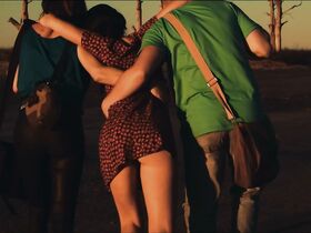 Паула Сартор секси, Виктория Мауретте секси – Что воды оставили позади (2017) #11