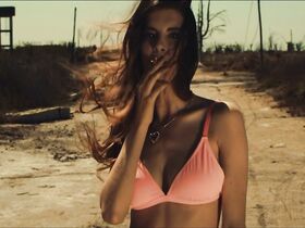 Паула Сартор секси, Виктория Мауретте секси – Что воды оставили позади (2017) #5