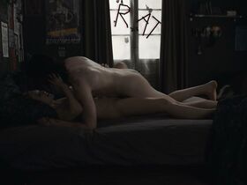 Джина Штибиц голая – Темнота s03e01 (2020) #2