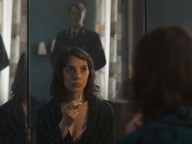 Майя Шёне голая – Темнота s03e04 (2020) #10