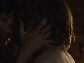 Лиза Викари голая – Темнота s03e02-04 (2020) #3