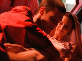 Барбора Кодетова голая, Тереза Семлерова голая, Саския Ривз секси – Дюна (2000) #17