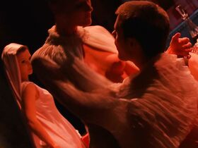 Барбора Кодетова голая, Тереза Семлерова голая, Саския Ривз секси – Дюна (2000) #20