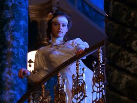 Барбора Кодетова голая, Тереза Семлерова голая, Саския Ривз секси – Дюна (2000) #25