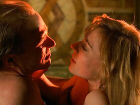 Барбора Кодетова голая, Тереза Семлерова голая, Саския Ривз секси – Дюна (2000) #5