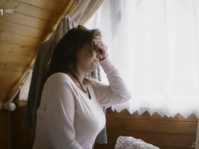 Йитка Чванчарова секси – Доктор Мартин s01e06-07 (2015) #7