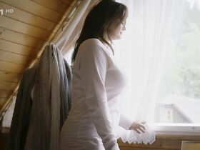 Йитка Чванчарова секси – Доктор Мартин s01e06-07 (2015) #8