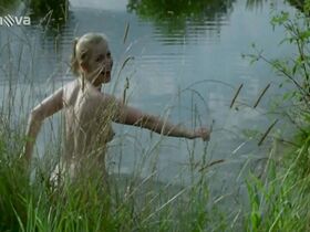 Моника Зоубкова голая – Операция «Дунай» (2009)