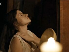 Кристина Канатова секси – Zázračný nos (2016) #2