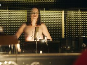 Анита Эспандрова голая, Люция Липенска голая, Микаэла Имрамовска голая, Береника Когоутова голая – Dabing Street s01e03 (2018) #6