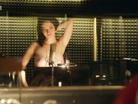 Анита Эспандрова голая, Люция Липенска голая, Микаэла Имрамовска голая, Береника Когоутова голая – Dabing Street s01e03 (2018) #7