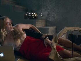 Диана Морова голая – Свинья (2020)