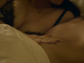 Габриэла Марчинкова голая – Свинья (2020) #2