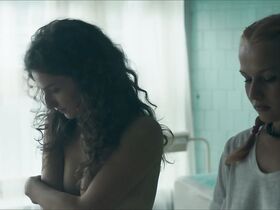 Петра Дубаева голая, Ребека Греганова голая – Свинья (2020) #3