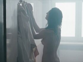 Петра Дубаева голая, Ребека Греганова голая – Свинья (2020) #5