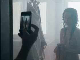 Петра Дубаева голая, Ребека Греганова голая – Свинья (2020) #6