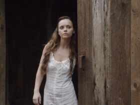 Кристина Риччи секси – Лиззи Борден взяла топор (2014) #2