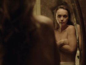 Кристина Риччи секси – Лиззи Борден взяла топор (2014) #6