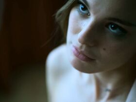 Изабель Эйдлен голая – Водоворот s01e05 (2020) #14