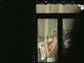 Тереза ​​Бариова голая – Жаворонки на нити (1969) #4