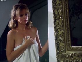 Ивана Хилкова голая – Придётся тебя совратить (2002) #14