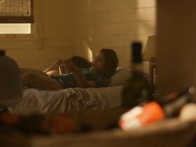 Райли Воулкел секси, Моника Реймунд секси – Кайфтаун s01e08 (2020) #2