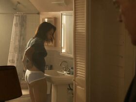 Райли Воулкел секси, Моника Реймунд секси – Кайфтаун s01e08 (2020) #6