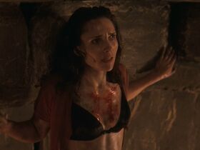 Эшли Лоуренс секси, Энджел Борис голая – Чернокнижник 3: Последняя битва (1999) #17
