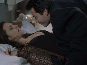 Эшли Лоуренс секси, Энджел Борис голая – Чернокнижник 3: Последняя битва (1999) #4