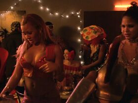 Рада Нилья голая, Эмбер Смит секси, Эссенс Эткинс секси – Торчки (2001) #11