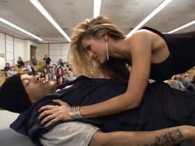 Рада Нилья голая, Эмбер Смит секси, Эссенс Эткинс секси – Торчки (2001) #3