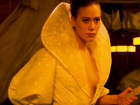 Даниэла Амавия секси, Джессика Брукс секси – Дети Дюны (2003)