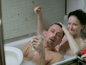 Анна Гейслерова голая – Счастье (2005)