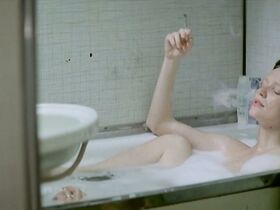 Анна Гейслерова голая – Счастье (2005) #2