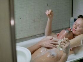 Анна Гейслерова голая – Счастье (2005) #4