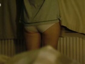 Анна Гейслерова секси – Nevinné lži s01e01 (2013) #9